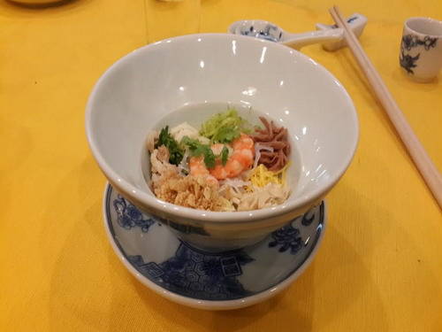 Gỏi gà Huế trong Ngự yến Festival Huế