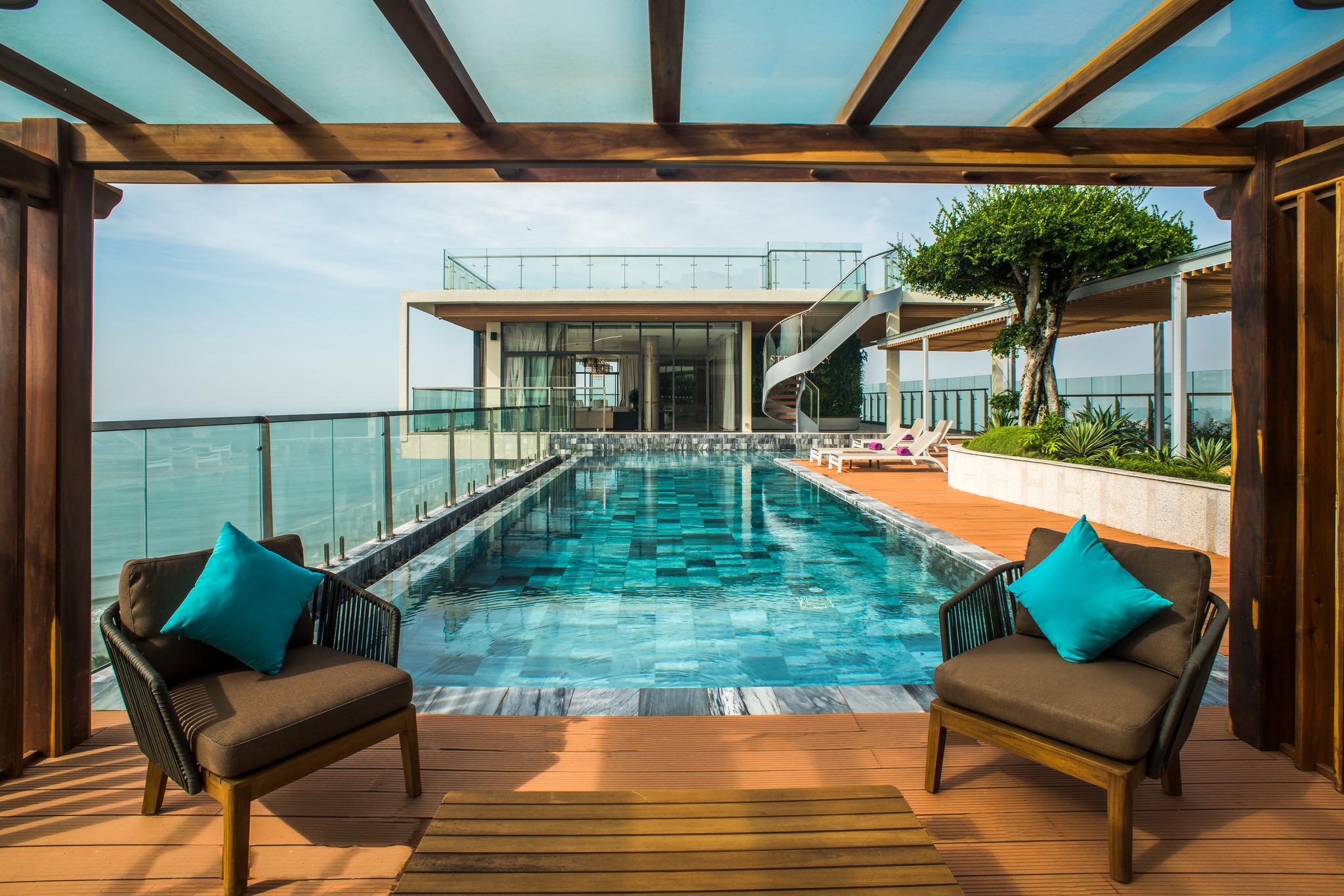 Tiện ích hồ bơi và spa tại khu nghỉ dưỡng Hồ Tràm