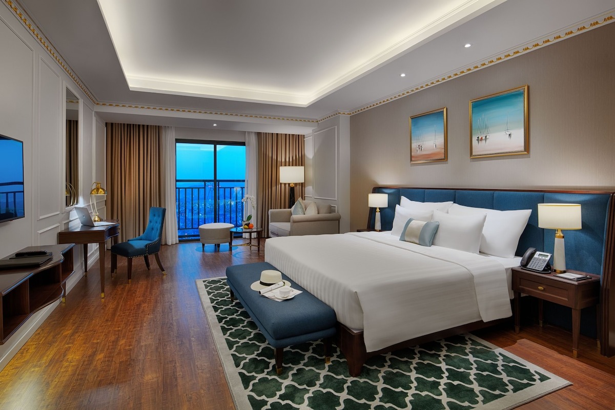 FLC -Hạ- Long -Bay- Golf- Club - Luxury- Resort-ivivu-2