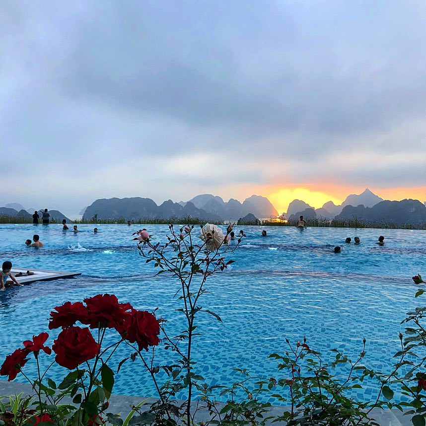 FLC Luxury Hạ Long view thiên nhiên