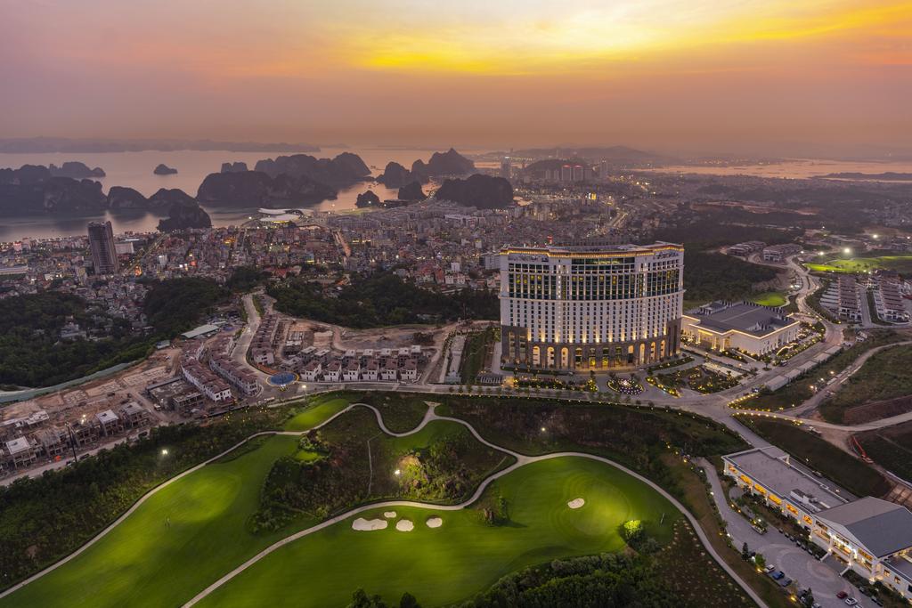 FLC Luxury Hạ Long 5 sao view vịnh Hạ Long FLC Luxury Hạ Long 5 sao view vịnh Hạ Long