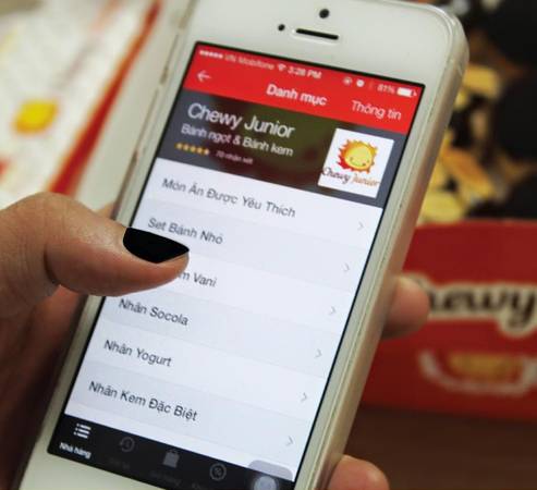 Đặt món ăn tại nhà thông qua ứng dụng của foodpanda.