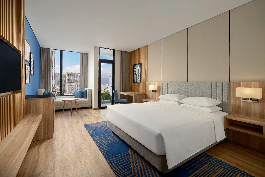 Phòng ngủ hiện đại tại Four Points by Sheraton Nha Trang