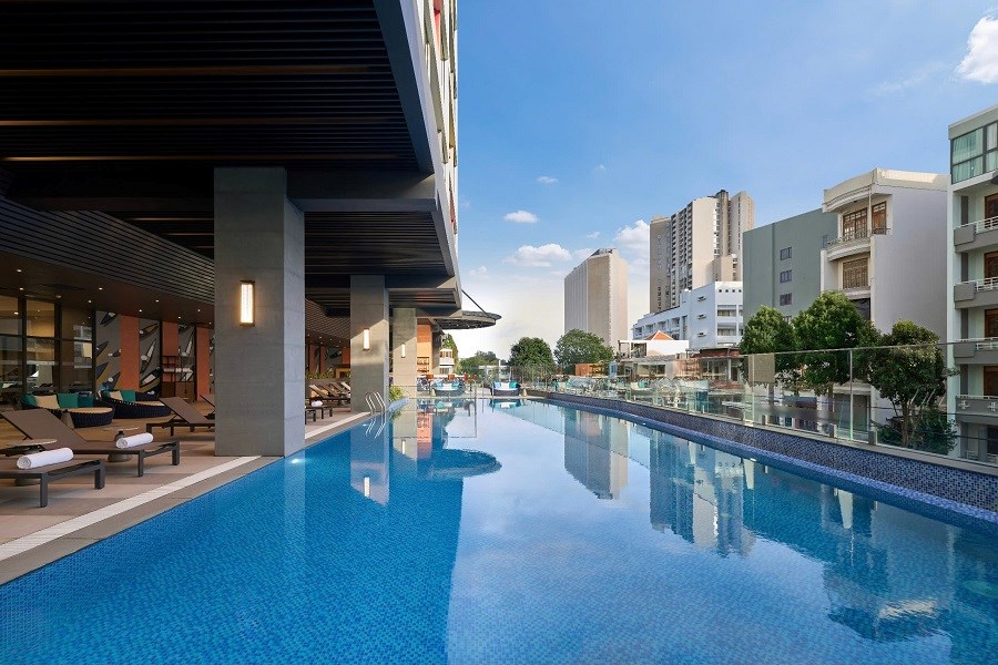 Hồ bơi ngoài trời tại Four Points by Sheraton Nha Trang
