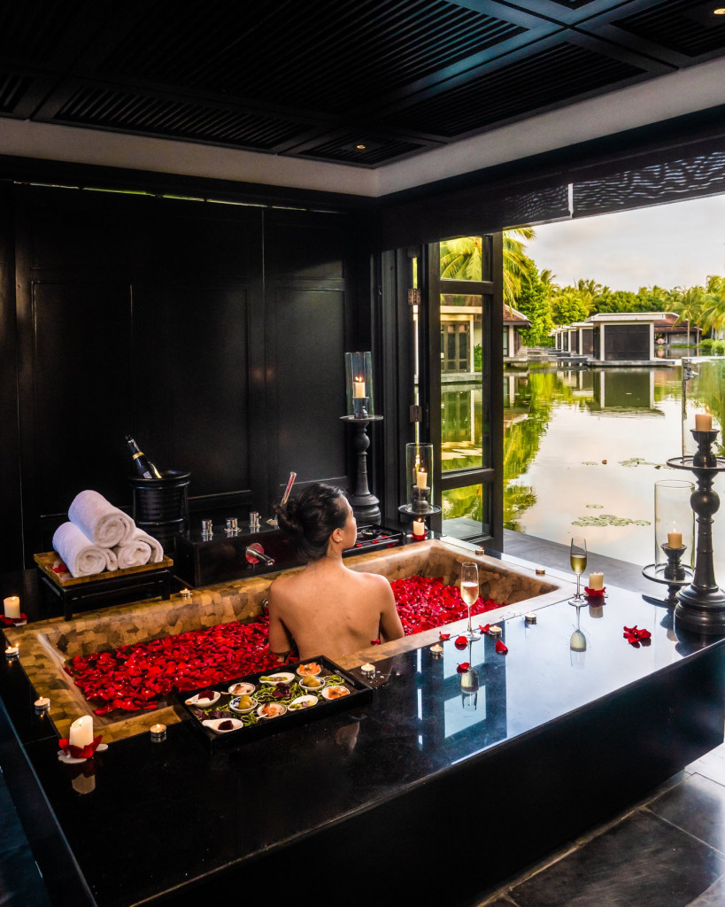 Liệu trình tắm dưỡng da tại spa Four Seasons Nam Hải