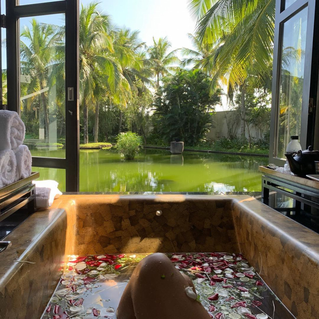 Liệu trình massage toàn thân tại spa Four Seasons Nam Hải