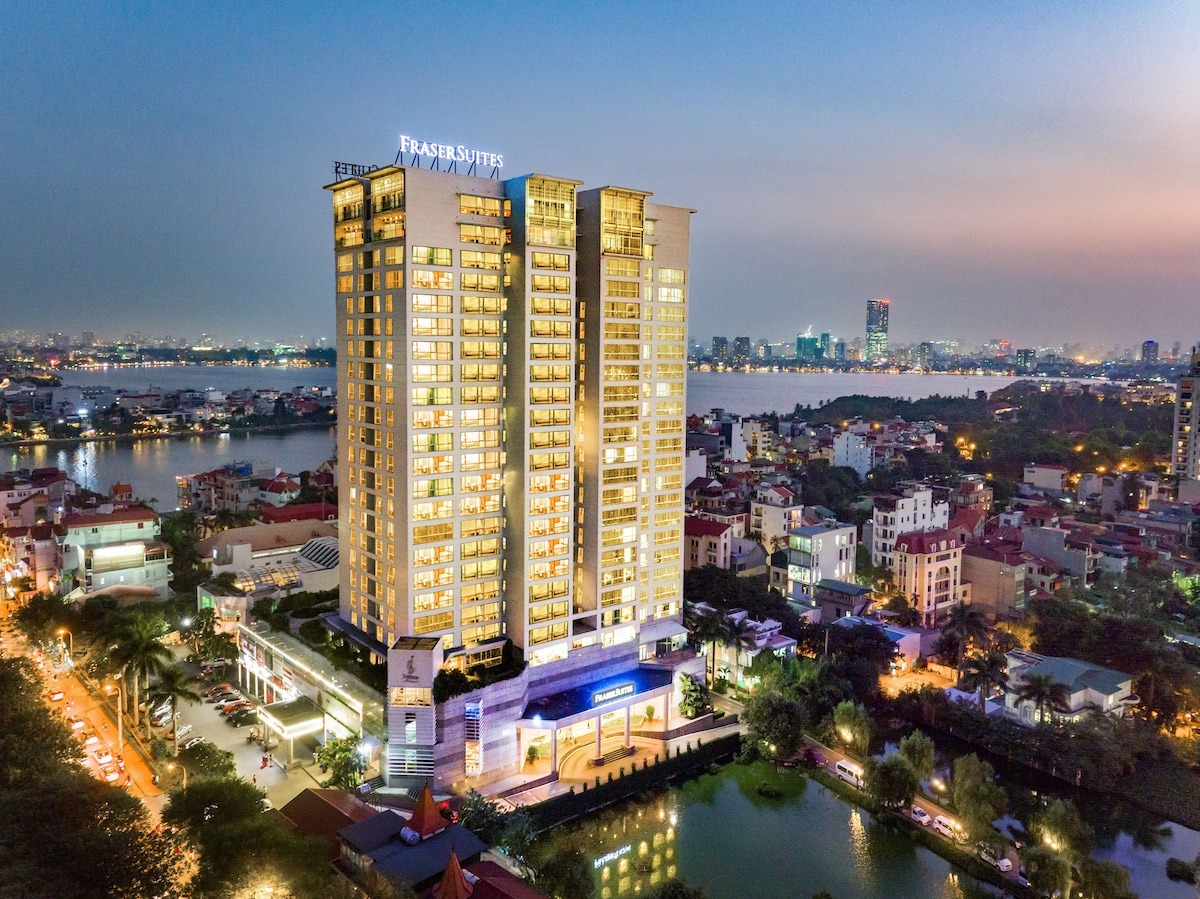 Tòa nhà khách sạn.