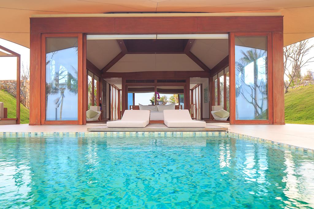 Lối đi riêng hướng biển của biệt thự Fusion Resort Cam Ranh 5 sao