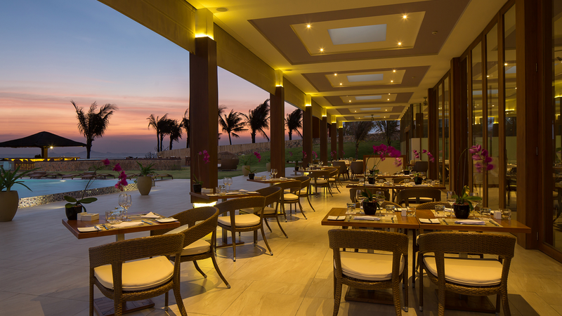 Nhà hàng Fresh hướng biển tại Fusion Resort Cam Ranh 5 sao