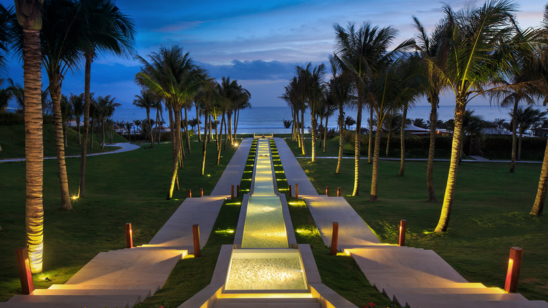 Bình minh thơ mộng tại Fusion Resort Cam Ranh 5 sao