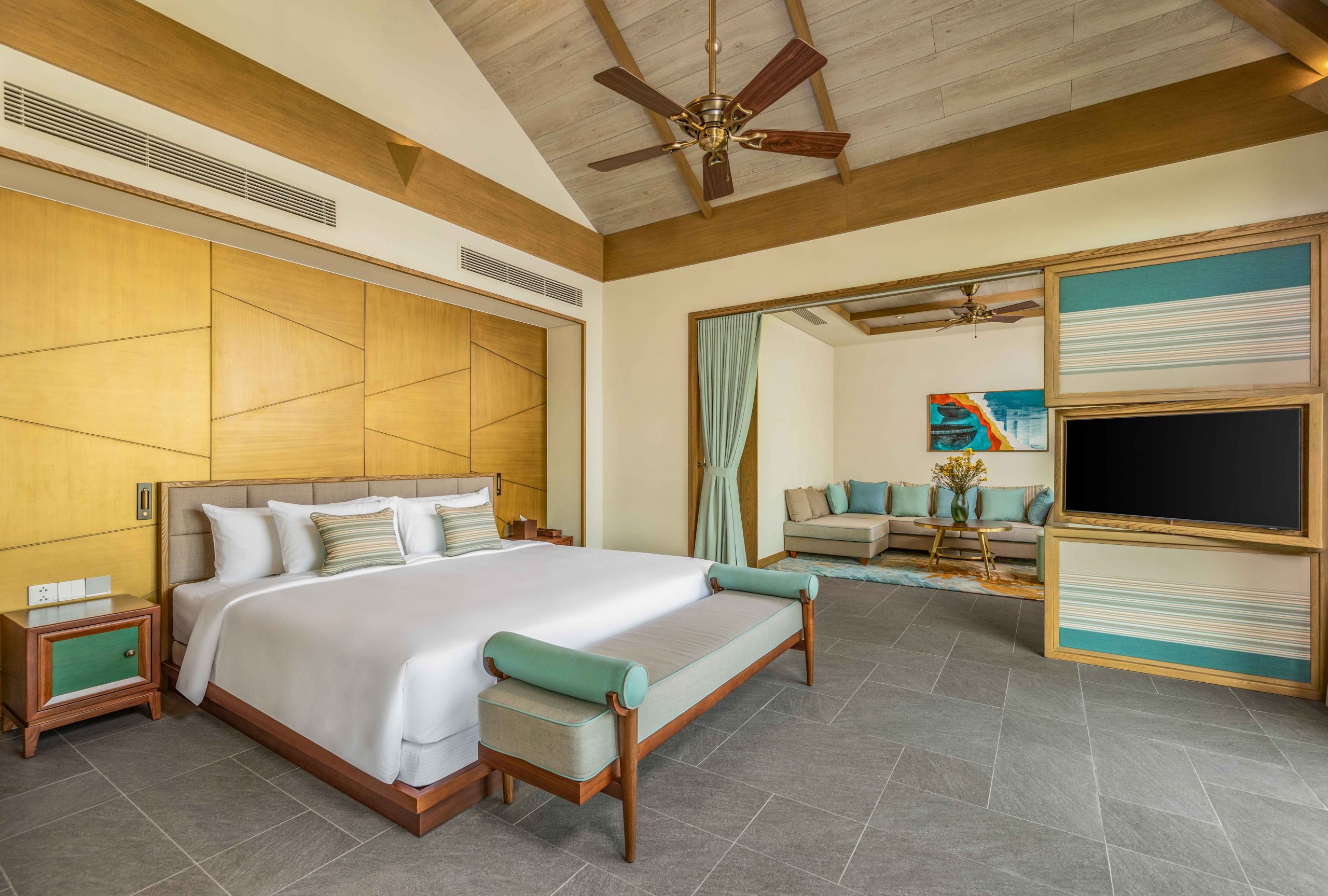 Phòng ngủ sang trọng trong villa Fusion Resort Đà Nẵng