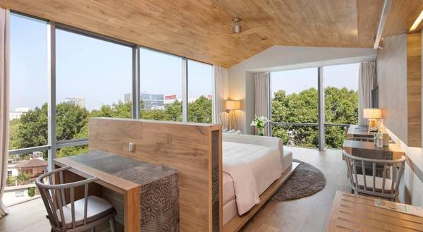Phòng suite Fusion Suites Sài Gòn Nội thất phòng suite hiện đại tại Fusion Suites Sài Gòn