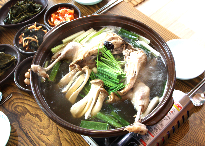 Du lich Han Quoc - Món Yeonggyebaeksuk (Gà hầm)