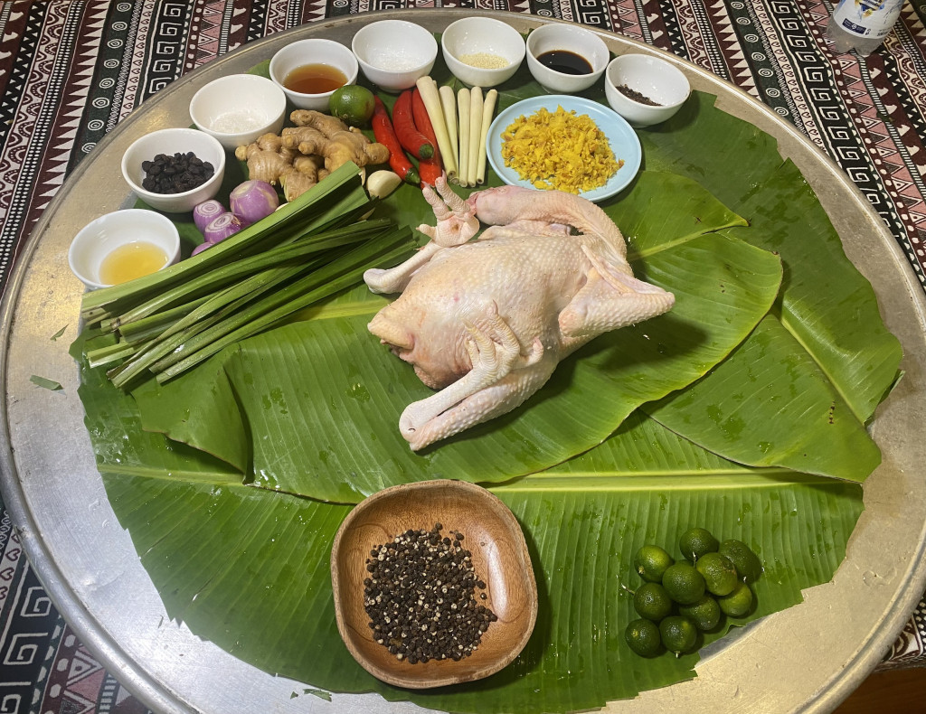 Nguyên liệu ướp gà Hoành Bồ nướng mọi