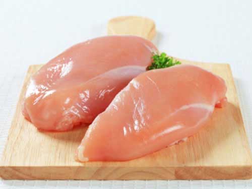 Ức gà xào hạt điều với rau củ