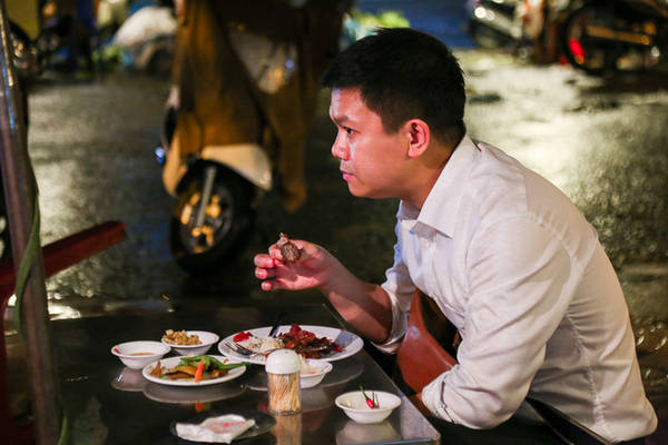 gan-100000-dong-dia-nhung-com-tam-ba-bay-luoi-lam-30-nam-van-hut-khach-sai-gon-moi-dem-ivivu-7 gan-100000-dong-dia-nhung-com-tam-ba-bay-luoi-lam-30-nam-van-hut-khach-sai-gon-moi-dem-ivivu-7