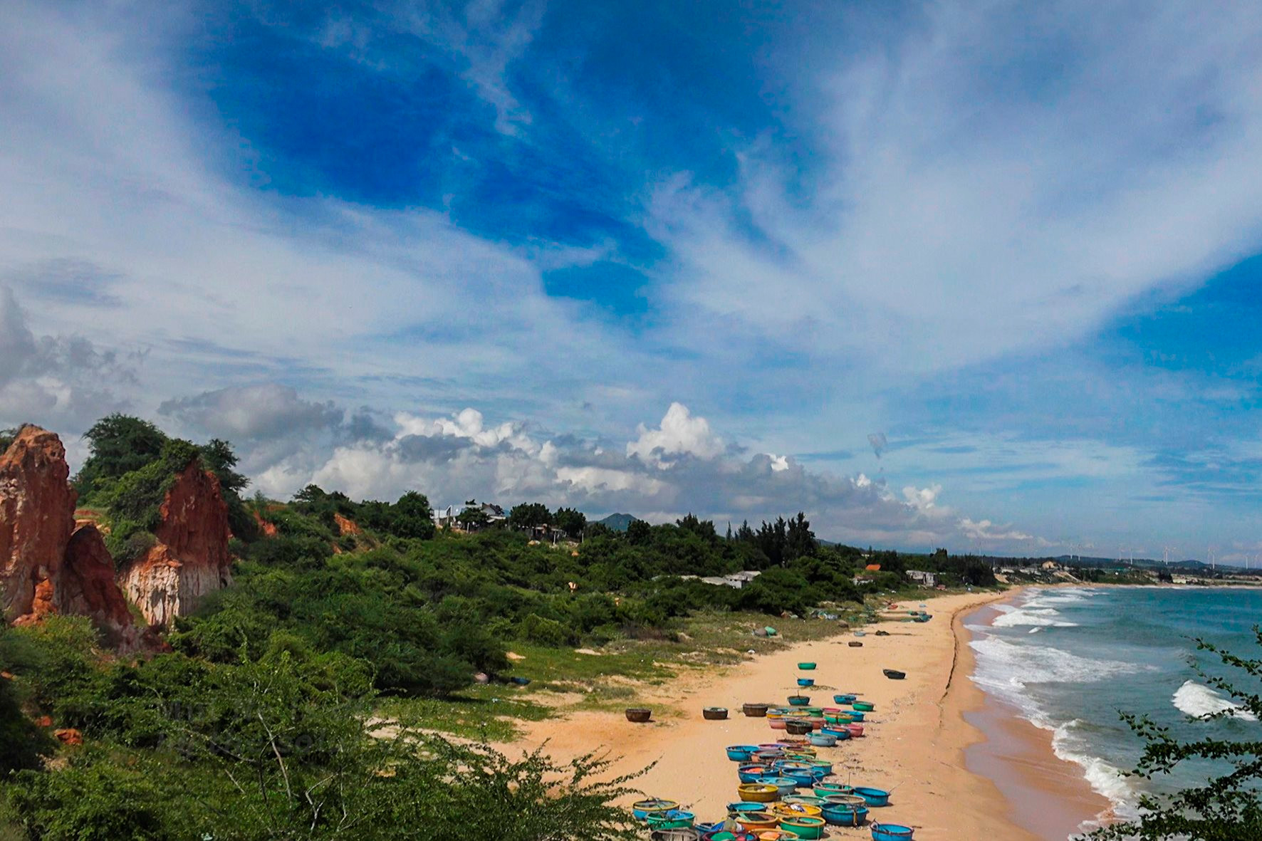 Vẻ đẹp kỳ vĩ của Gành Son