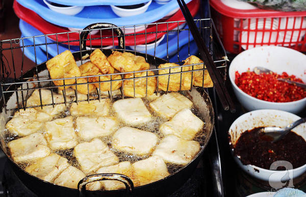 ghe-hang-bun-dau-mam-tom-phai-tan-dung-ca-hanh-lang-phong-ngu-lam-noi-ban-hang-o-pho-dai-la-ivivu-13