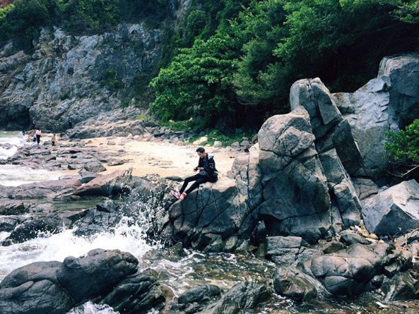Ghềnh Bàng Đà Nẵng bãi cát trắng nắng vàng