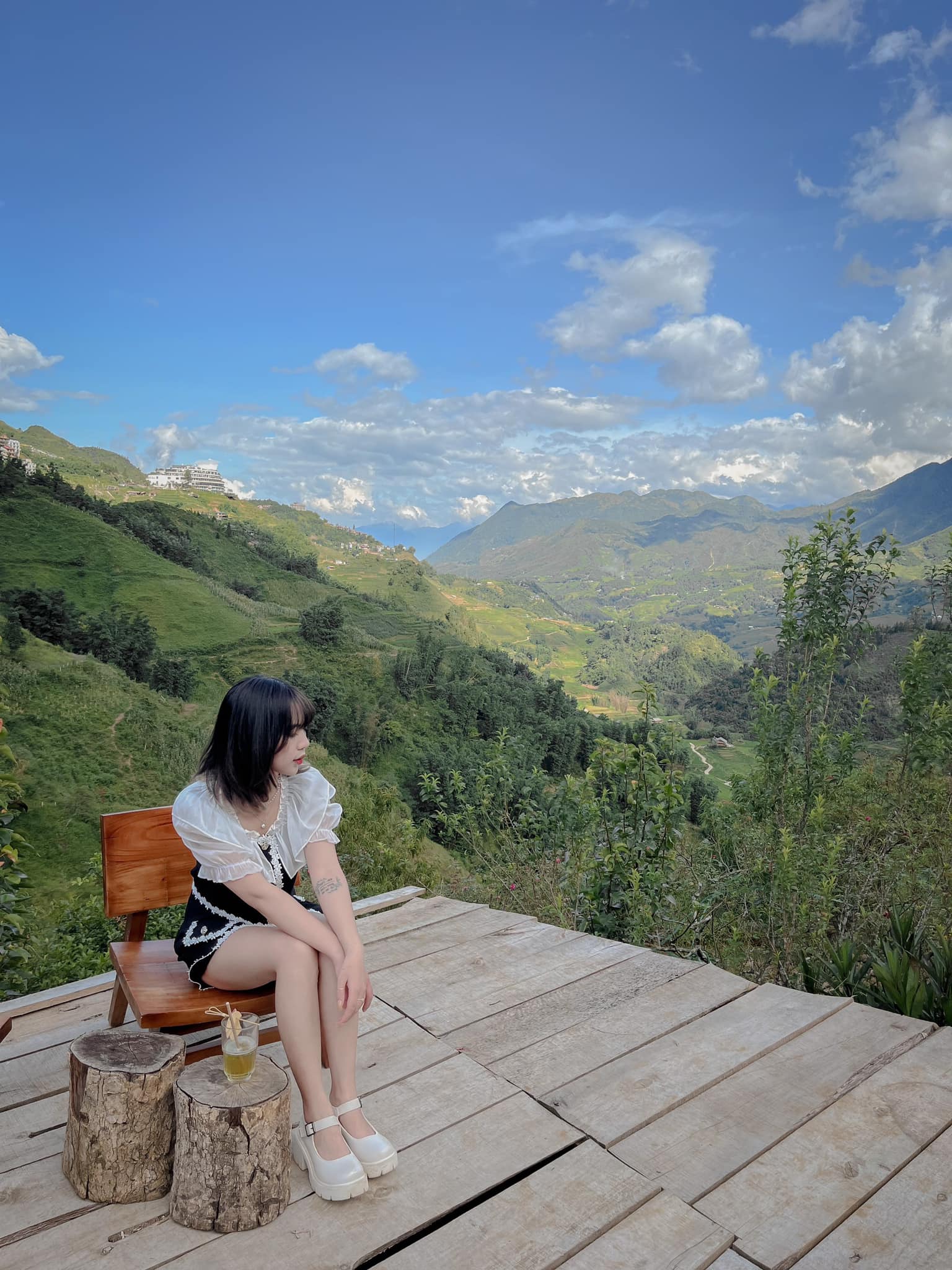 Không gian Giọt Coffee - quán cafe Sapa view đẹp