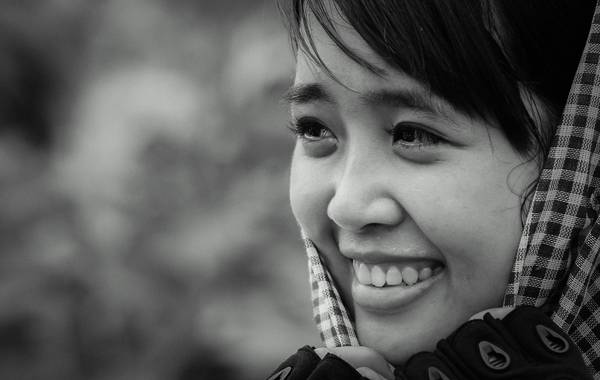 Đôi mắt hồn hậu của cô gái miền Trung tỏa sáng đầy sức sống