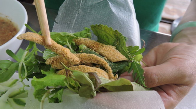 Cách ăn gỏi cá Nam Ô Đà Nẵng chuẩn vị