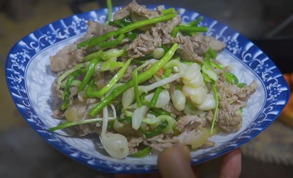 Tỏi xào thịt bò Lý Sơn