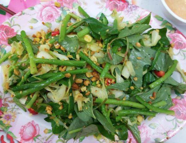Gỏi tỏi Lý Sơn – Món ngon đặc trưng ở “vương quốc tỏi”