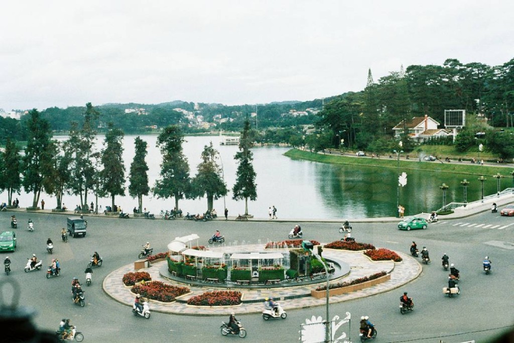 Nhà thờ Con Gà du lịch Đà Lạt Tết