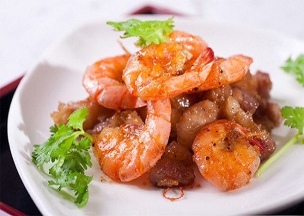 Món tôm rang thịt ba chỉ thơm ngon