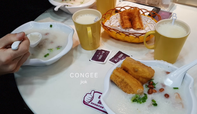 Ocean Empire Congee  Chuỗi cửa hàng này có nhiều cơ sở ở Hong Kong, một trong đó nằm ở Yau Ma Tei. Tới đây bạn có thể thưởng thức bữa sáng theo phong cách người Hong Kong với các món truyền thống như giò cháo quẩy, sữa đậu nành.