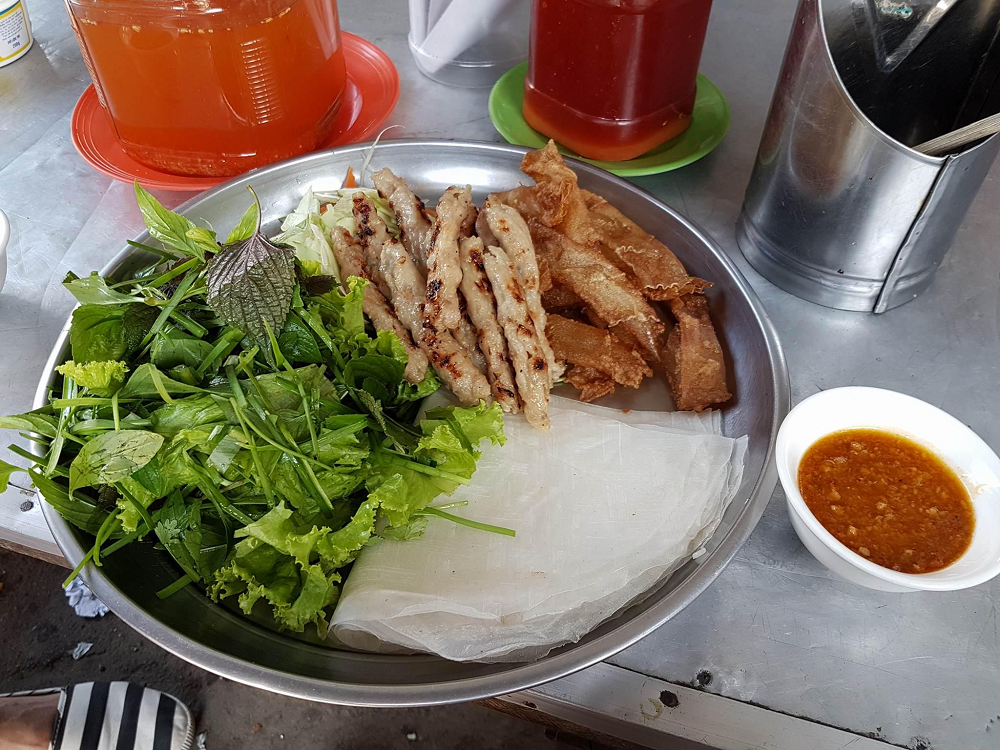 Đặc sản nem nướng Nha Trang thơm ngon đậm đà khó cưỡng