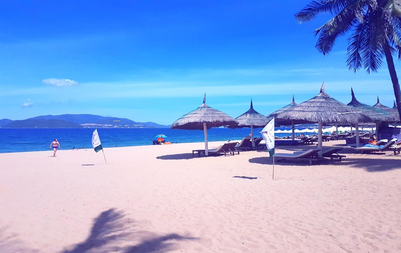 View biển tuyệt đẹp từ trung tâm Nha Trang