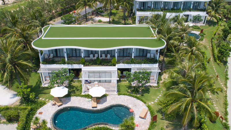 Hồ bơi vô cực hướng biển bãi Dài Cam Ranh