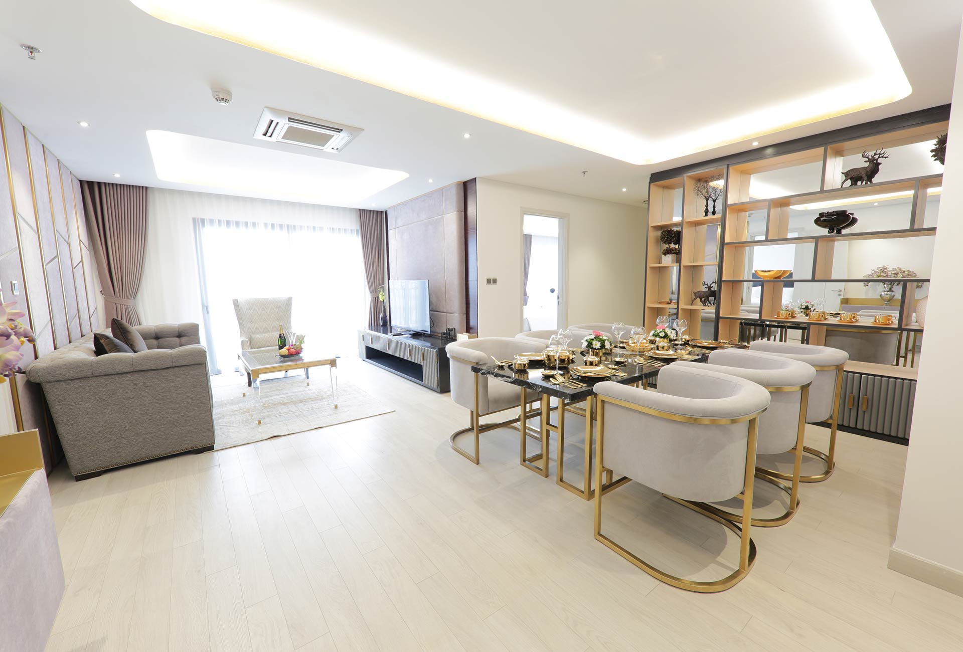 Phòng khách kết hợp liền kề với phòng ăn