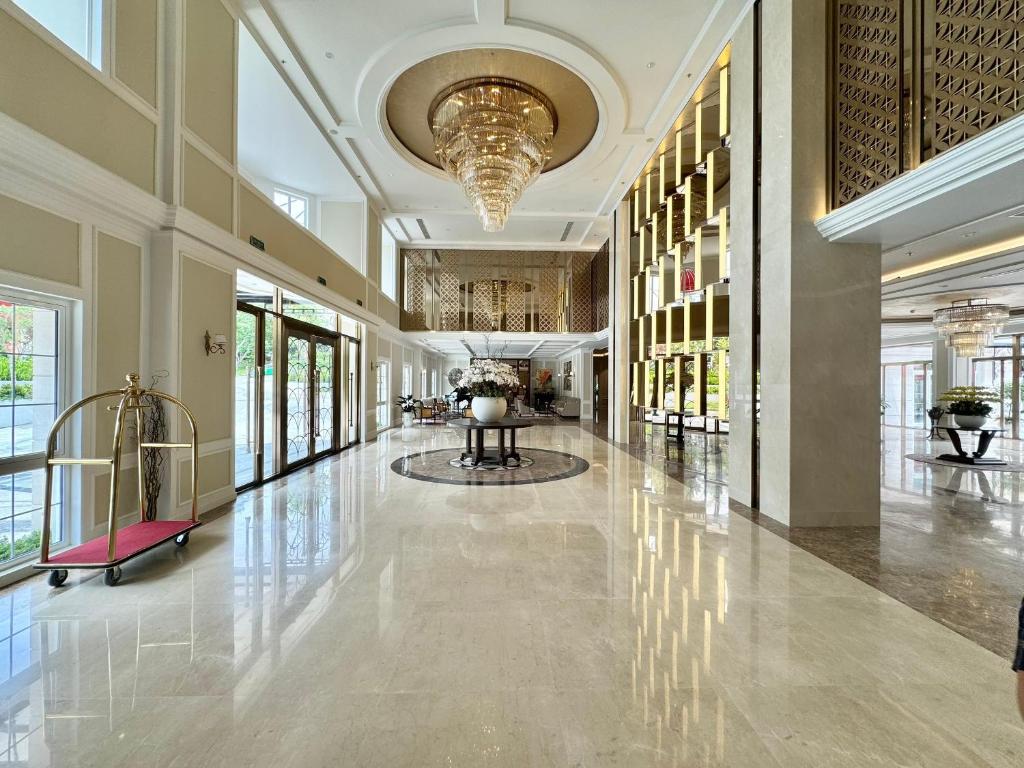Sảnh chính sang trọng của Golden Imperial Đà Lạt