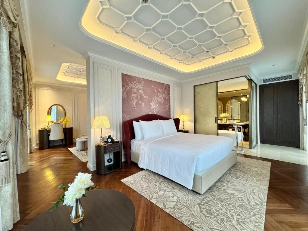 Phòng ngủ tinh tế tại Golden Imperial Đà Lạt