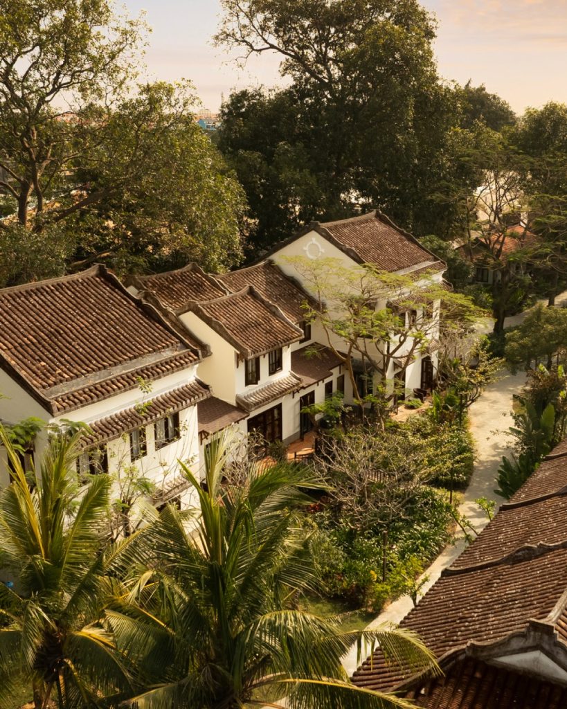 Mái ngói rêu phong hoài cổ tại Grand Signature By M Village Hội An