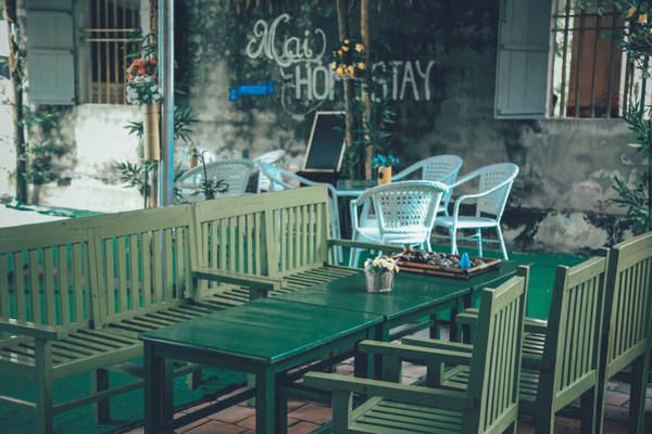 Điều tôi thích nhất ở homestay này là chị chủ vô cũng thân thiện và nấu ăn rất ngon. Mọi vấn đề về địa điểm đi chơi hay phương tiện đi lại, tôi đều có thể hỏi chị. Muốn thuê xe đạp hay xe máy, xe tuk tuk thì tùy vào nhu cầu của các bạn.