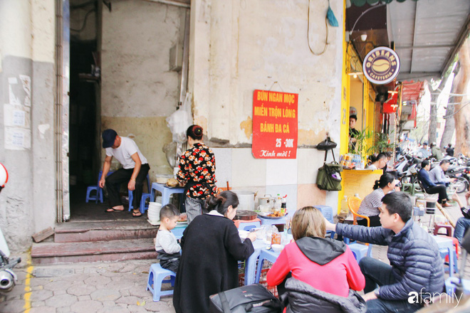 Bún miến ngan trộn Hà Nội tại ngã tư Triệu Việt Vương Bún miến ngan trộn Hà Nội tại ngã tư Triệu Việt Vương