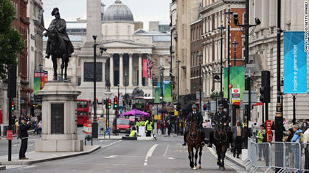 Thành phố London nước Anh sầm uất quyến rũ du khách quốc tế