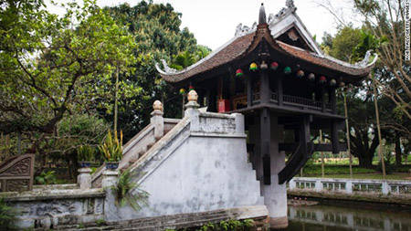 Hồ Gươm Hà Nội cổ kính thanh bình lọt top 10 thành phố hút khách nhất thế giới