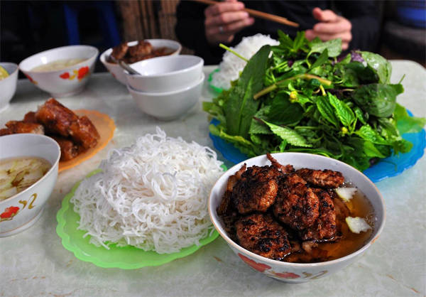 ha-noi-lot-vao-52-dia-chi-am-thuc-ngon-tren-the-gioi-ivivu-2-1 ha-noi-lot-vao-52-dia-chi-am-thuc-ngon-tren-the-gioi-ivivu-2