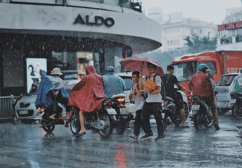 ha-noi-nhung-ngay-lang-nguoi-ngam-con-mua-ivivu-1-1 ha-noi-nhung-ngay-lang-nguoi-ngam-con-mua-ivivu-1