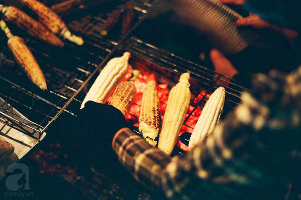 Hà Nội – những ngày phố xá thơm mùi ngô khoai