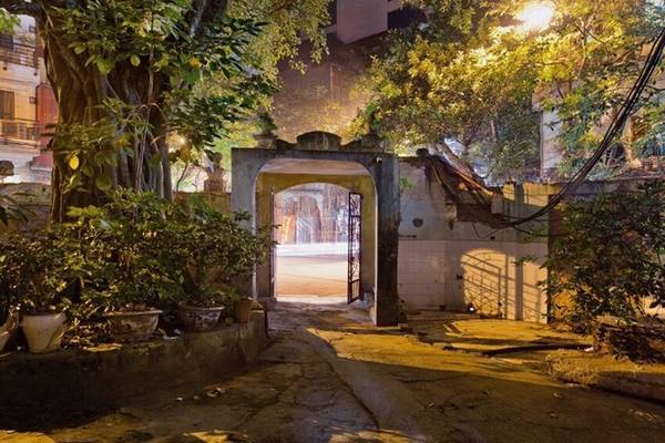 Nhiếp ảnh gia Pháp Sebastien Laval đã gắn bó với Việt Nam từ thập niên 1990 để chụp ảnh Hà Nội và Huế về đêm