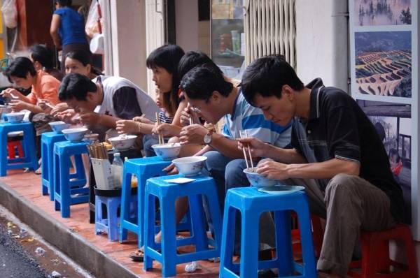 ha-noi-va-nhung-thien-duong-am-thuc-duong-pho-tren-the-gioi-2-ivivu