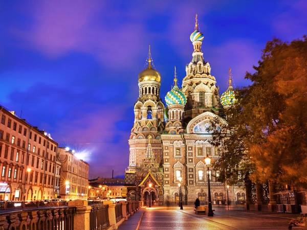 Thành phố St. Petersburg nước Nga lãng mạn cổ điển