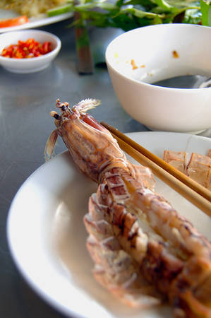 Thịt tôm tít mịn và thơm đặc trưng hải sản Vũng Tàu