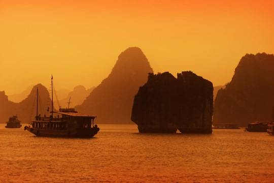 halong-sunset-11 halong-sunset-11